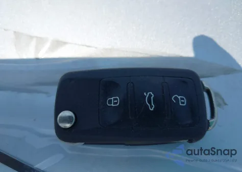 2012 Volkswagen Beetle 2.5L z USA, uszkodzony, nr VIN 3VWJP7AT5CM603672